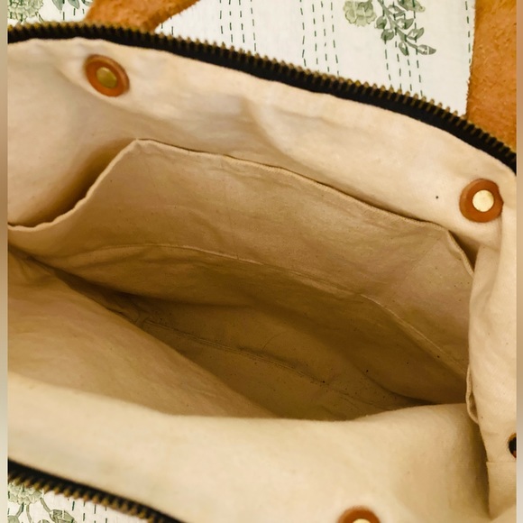 Linen Dot Crossbody Tote Bag - Picture 3 of 9
